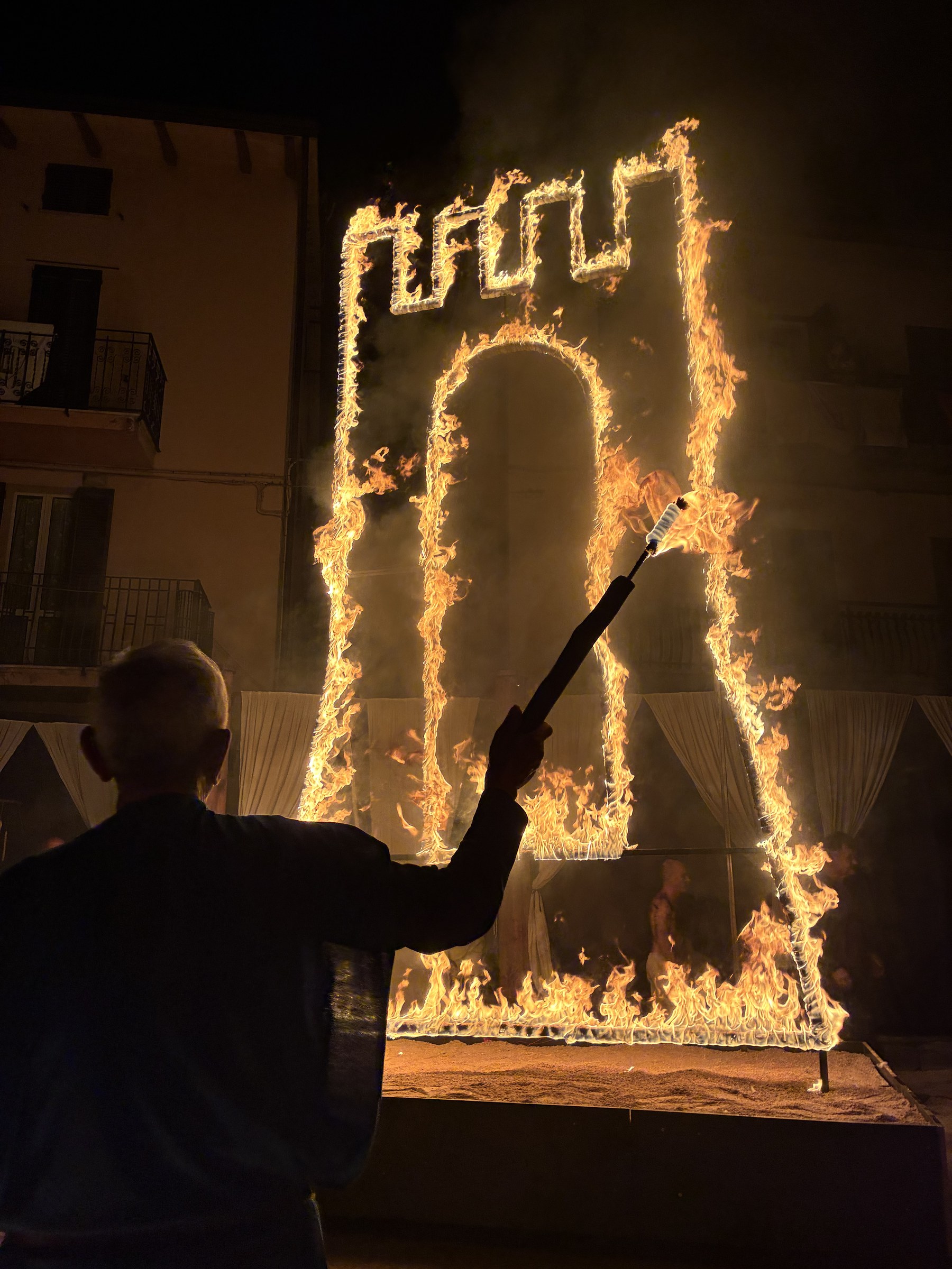 Rievocazione del Rione Pedicino illuminata di notte